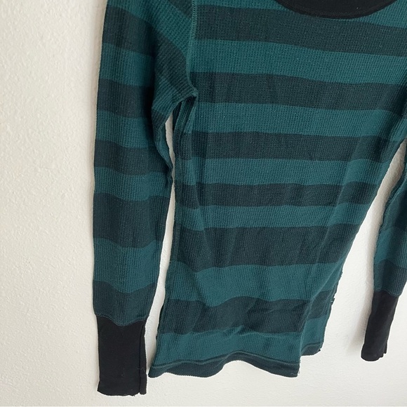 Hurley Striped Thermal Long Sleeve - Picture 5 of 9